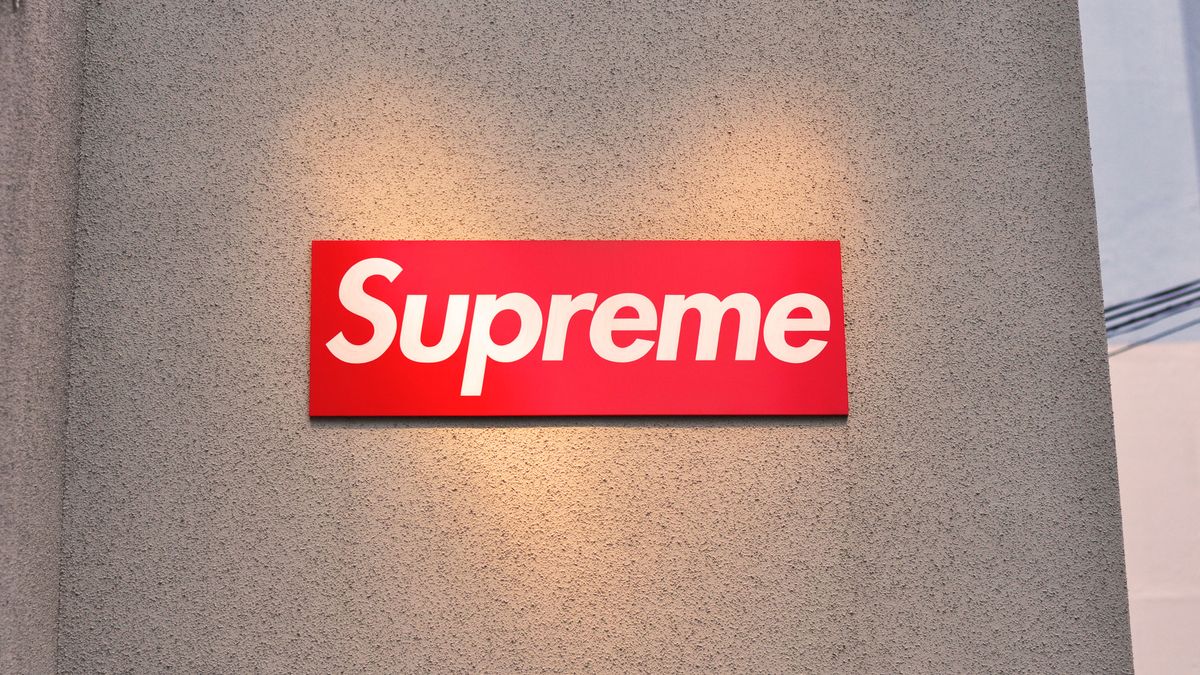 A Supreme logo
